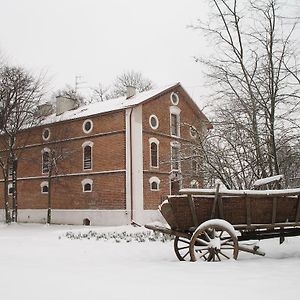Ostoya Inn & Granary